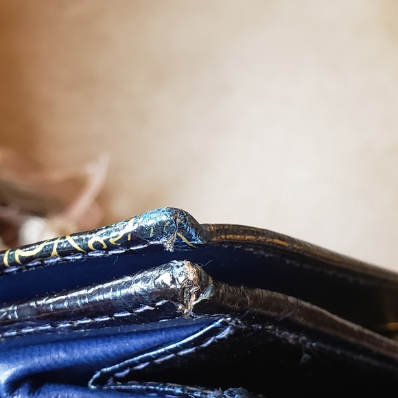 Elegant Black and Gold Clutch - Picture 8 of 15